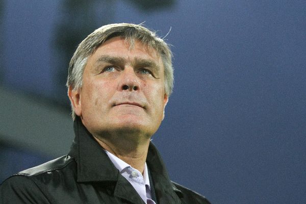 Валерий Петраков будет тренировать «Томь» без контракта