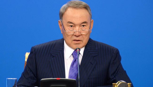 Назарбаев призвал Россию и Украину сесть за стол переговоров
