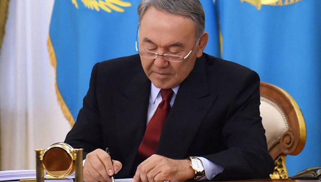 Назарбаев подписал закон по перераспределению полномочий между ветвями власти