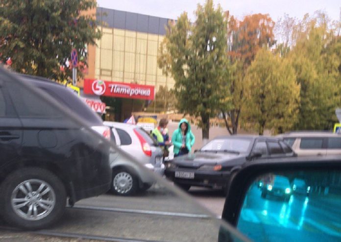 В Смоленске ученик на учебном авто попал в аварию