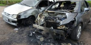 В Чебоксарах ночью во дворе дома сгорел автомобиль‍