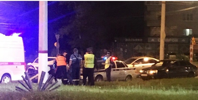 Пьяный водитель на Skoda Octavia влетел в столб в Чебоксарах‍