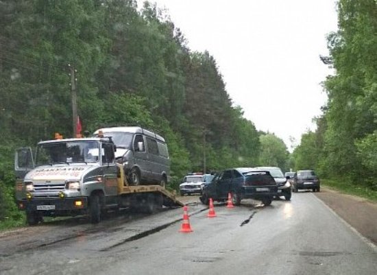 На въезде в Касимов пьяная женщина на «ВАЗе» врезалась в «Соболь»