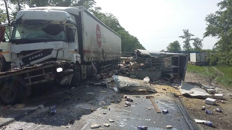Жуткое ДТП в Шацком районе: столкнулись два грузовика и «ГАЗель»