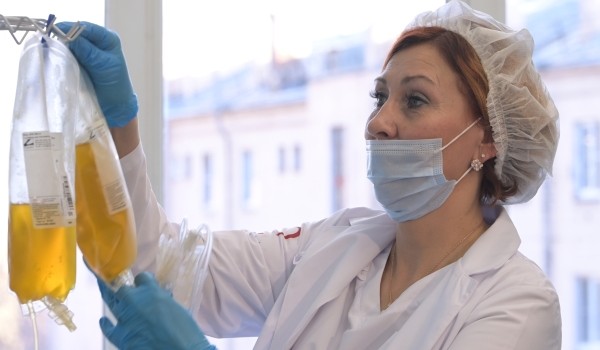Собянин открыл крупнейший в стране пункт заготовки плазмы для лечения COVID-19