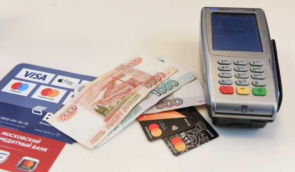 Москвичи стали чаще оплачивать товары и услуги банковскими картами