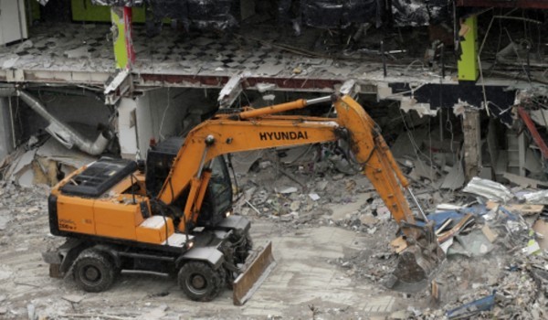 Полномочия Госинспекции по недвижимости позволят демонтировать аварийные объекты по решению суда